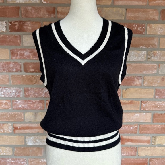 Aqua Cashmere Stripe V-neck Sweater Vest Black Small - Picture 4 of 8